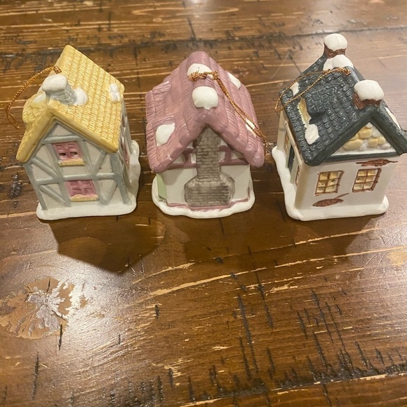 SET of Three Vintage Readers Digest Ceramic Bell Ornaments circa 1991 - Picture 2 of 13